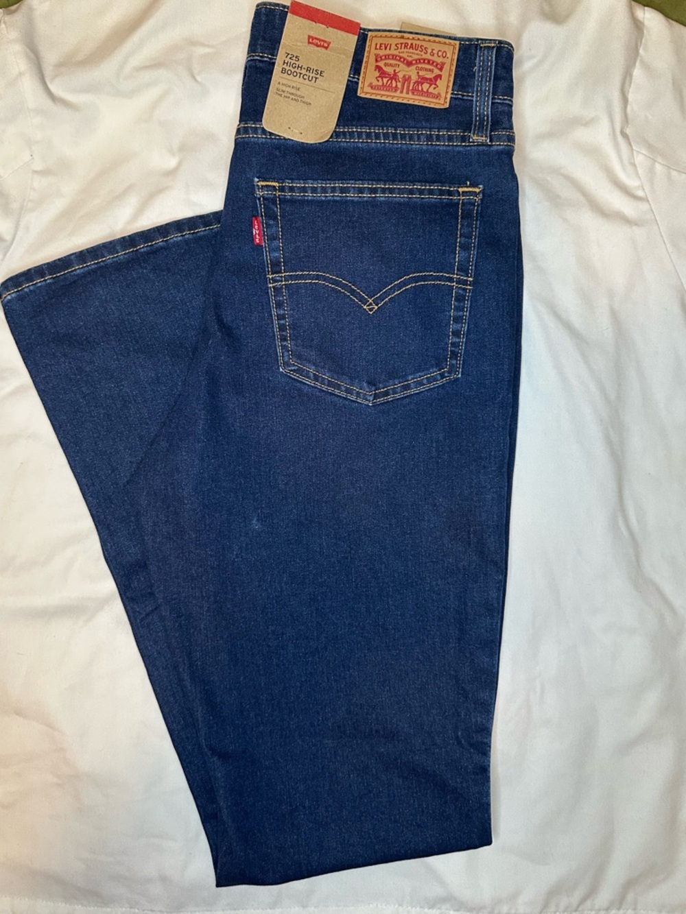 Levi’s 725 High Rise Bootcut Jeans Women’s 29x32 Dark Wash NWT Slim Fit